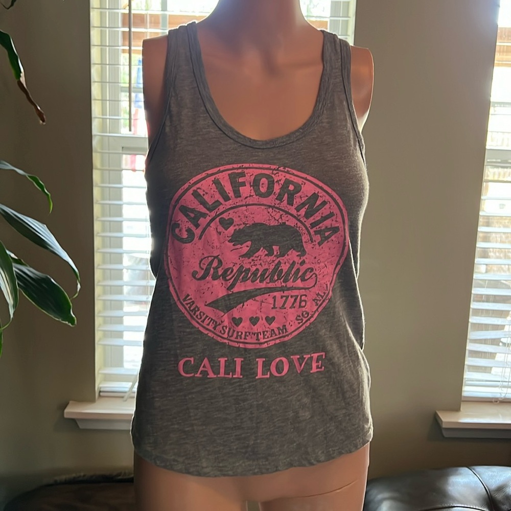 California republic juniors gray tank top. Size S